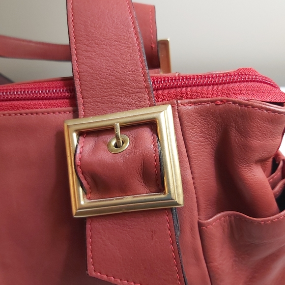 Red handbag - Picture 4 of 8